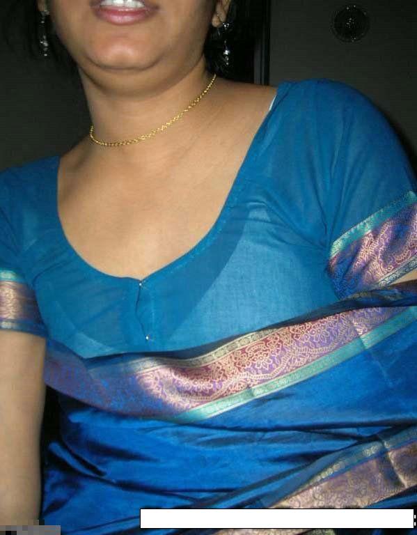 Tamil Aunty Removing Saree Blouse Hot Boob Show Stills South Girls